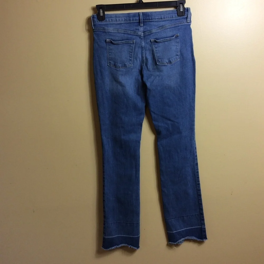 Old Navy boot cut frayed bottom jeans. Stretch cotton size 16 Distressed